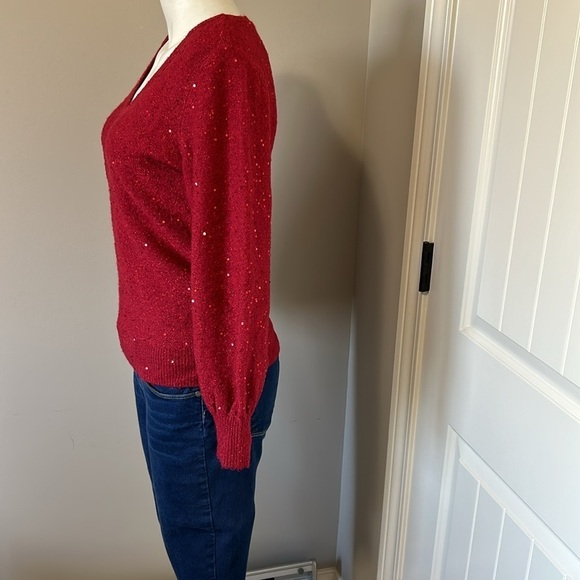White House Black Market Sequin V-Neck Pullover Red Holiday Sz XS - Picture 5 of 10